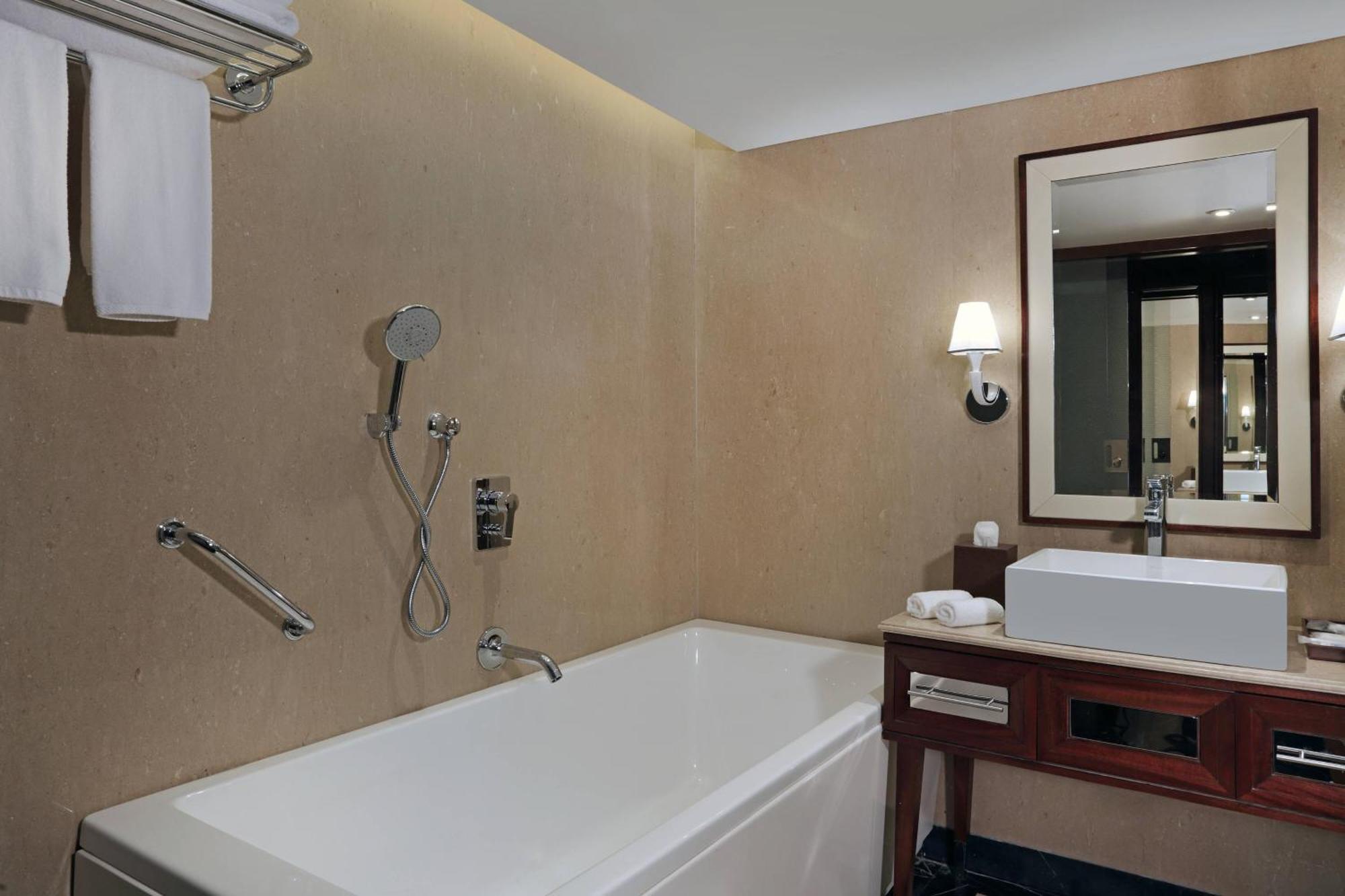 Sheraton Grand Pune Bund Garden Hotel Luaran gambar